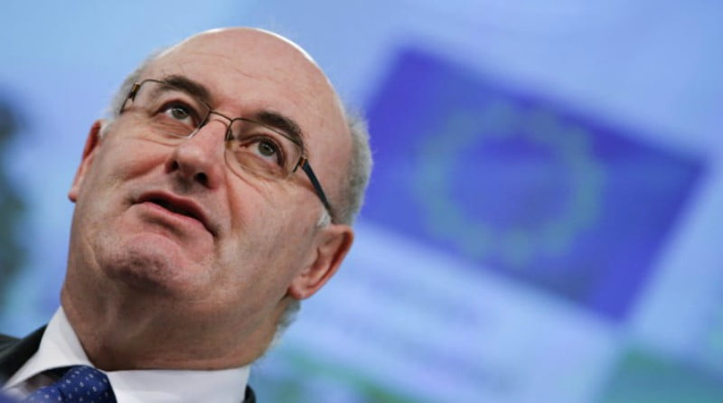 Phil Hogan deixa Agricultura e ‘agarra’ pasta do Comércio