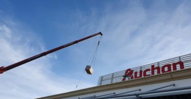 Auchan de Faro instala central fotovoltaica