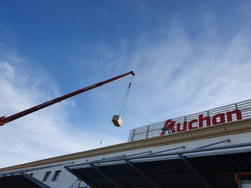 Auchan de Faro instala central fotovoltaica