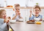 Estudo sobre pequeno almoço das crianças revela escolhas menos saudáveis