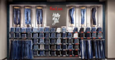 Salsa Jeans está a recolher conteúdos nas redes sociais para integrar na sua loja online