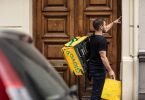 A Glovo, aplicação que permite comprar, recolher e entregar qualquer produto na mesma cidade, chegou a Vila Real, Trás-Os-Montes.