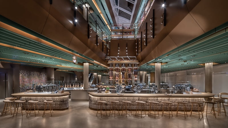 Chicago recebe a maior Starbucks do mundo