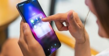 29,8% dos utilizadores de redes sociais já fez compras nestas plataformas