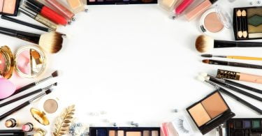 Natura&Co cria quarto maior grupo de beleza do mundo com compra da Avon