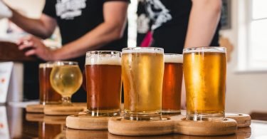 Cervejeiros artesanais oferecem 100 mil litros de desinfetante