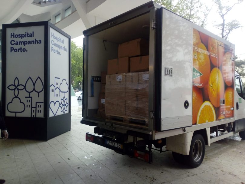 El Corte Inglés entrega lençóis e mantas de produção nacional ao Hospital de Campanha Porto