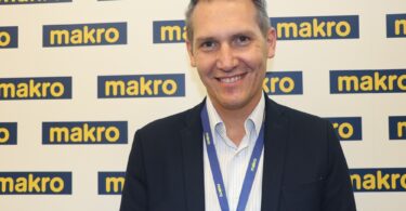 Makro David Albert II e