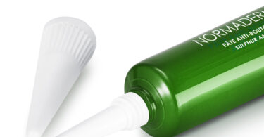 A Vichy lançou um novo cuidado localizado para borbulhas, o Normaderm Phytosolution Pasta de Enxofre anti-imperfeições.  