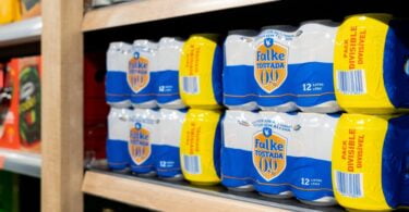 A cadeia de supermercados Mercadona ampliou a sua linha de cervejas, com a Falke Tostada 0,0%, produzida pela Heineken.