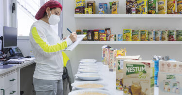 A Nestlé colaboradores revelou que é a primeira empresa em Portugal a disponibilizar a informação nutricional Nutri-Score em Braille nos rótulos.