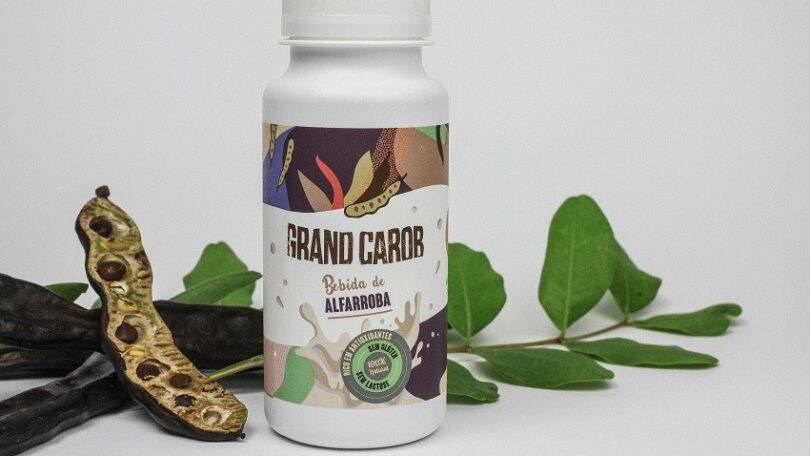 A bebida vegetal de alfarroba da marca portuguesa Grand Carob já está à venda na grande distribuição, mais recentemente no Celeiro.