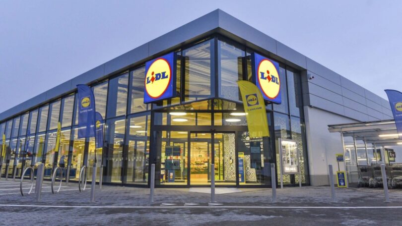 O Lidl está a construir uma zona comercial de conveniência na área de serviço de Oeiras, na A5, no sentido Lisboa-Cascais.