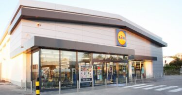 O Lidl Portugal, que prossegue o investimento na renovação e ampliação da sua rede de lojas, vai inaugurar em Vialonga uma nova loja.