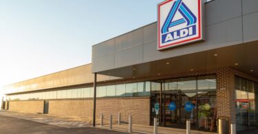 A Aldi Portugal chegou à localidade de Casal do Sapo, na freguesia da Quinta do Conde (Sesimbra), abrindo a sua 15.ª loja em Setúbal.