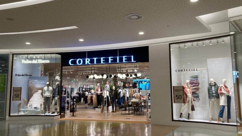 O grupo de moda Tendam abriu duas novas lojas Cortefiel em Portugal: no Alameda Shopping (Porto) e no Alma Shopping (Coimbra).