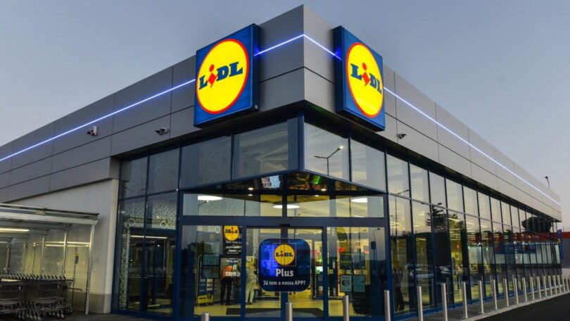 No âmbito da abertura da 265ª loja em Portugal, o Lidl reabilitou a zona envolvente do seu novo espaço em Oeiras, com um parque urbano.