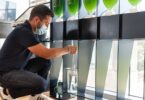 Biorreatores com microcultura de algas foram instalados na sede da Nestlé Portugal, para capturar o CO2 e transformá-lo em oxigénio.