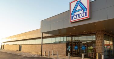 A Aldi Portugal vai abrir duas lojas na região do Algarve, depois da abertura da sua maior loja em Portugal no concelho de Albufeira.