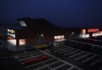 O Continente de Vila Real está agora totalmente remodelado, com 4575 metros quadrados de área de venda, 25 caixas no hipermercado, entre outras novidades.