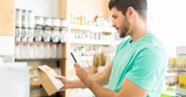 A Comissão Europeia está a planear introduzir um “passaporte digital de produtos” no início do próximo ano.