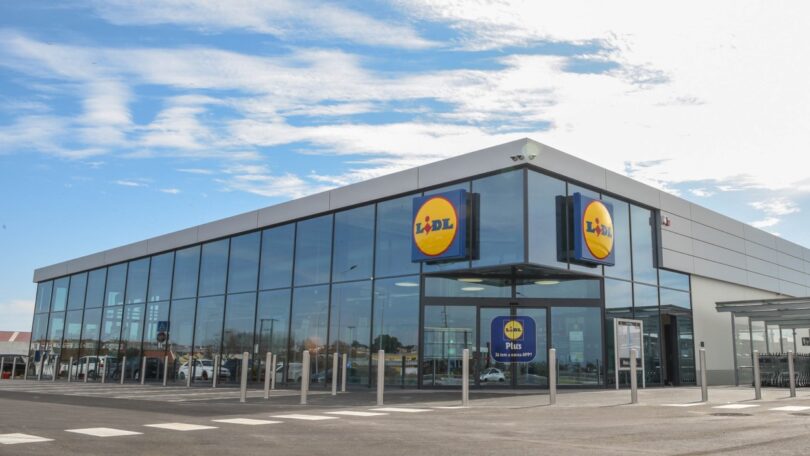 O Lidl investiu mais de 21 milhões de euros na modernização de cinco lojas, em Montijo, Moita, Gouveia, Montemor-o-Velho e Gondomar.
