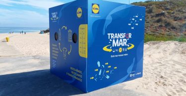Lidl vai transformar plástico das praias portuguesas em têxteis e arte