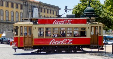 Primeiro estranha-se, depois entranha-se” - Os 45 anos da Coca-Cola em Portugal