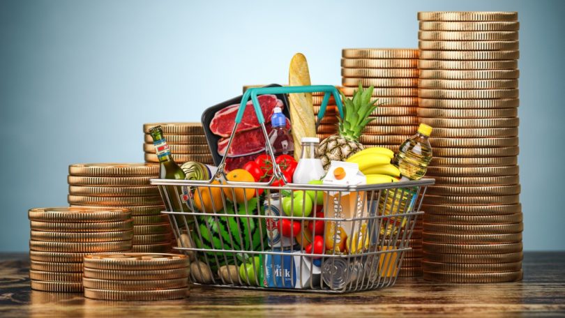 Cabaz de produtos essenciais aumentou 21 euros em seis meses