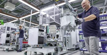 Bosch inicia produção de acionamento elétrico para veículos comerciais ligeiros