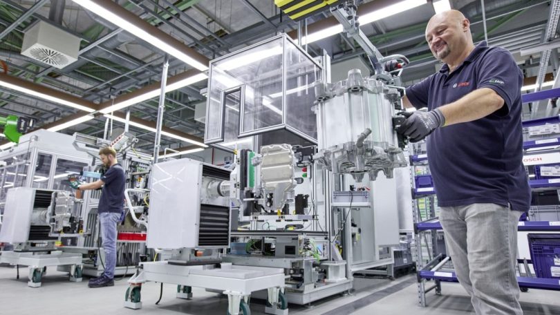 Bosch inicia produção de acionamento elétrico para veículos comerciais ligeiros