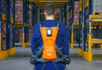 Exosqueletos ativos ajudam colaboradores da Dachser na elevação de cargas
