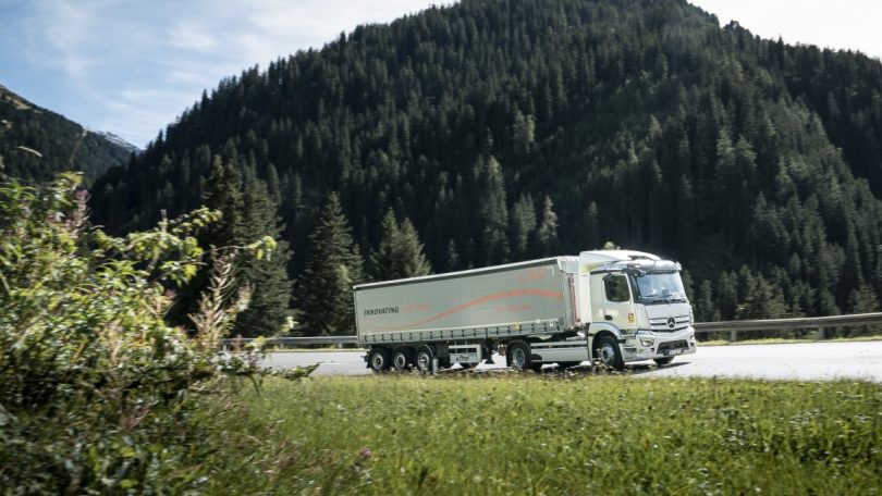 Mercedes-Benz eActros 300 atravessa o Arlberg Pass na Áustria