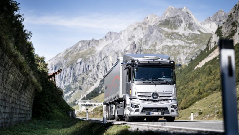 Mercedes-Benz eActros 300 atravessa o Arlberg Pass na Áustria