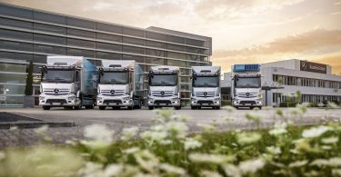 Mercedes abre parque de carregamento para acelerar transição elétrica de clientes