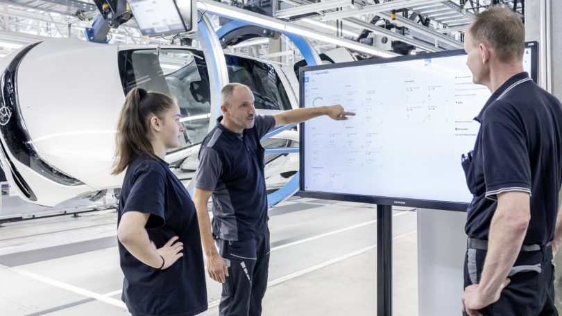 Mercedes-Benz e Microsoft em parceria para melhorar a produção automóvel