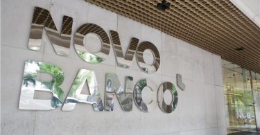 Sede Balcao red