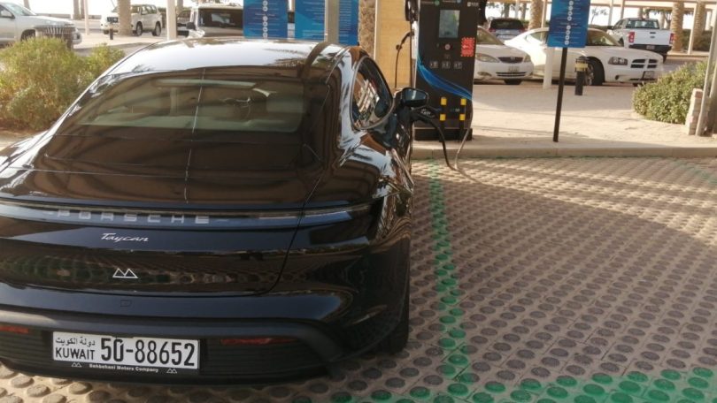 Volt-e instala primeira estação de carregamento a energia solar no Kuwait