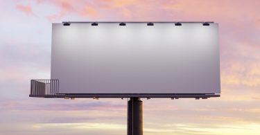 A inclusão de mensagens sobre alternativas mais sustentáveis de viagem vai passar a ser obrigatória nas publicidades automóveis francesas.