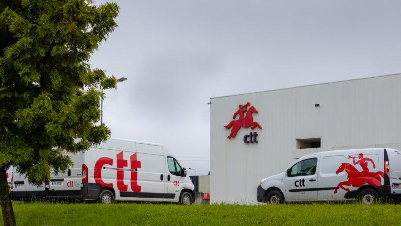 Projeto das embalagens eco reutilizáveis junta CTT e Decathlon