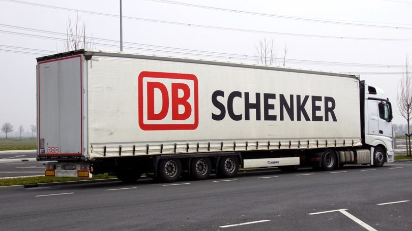 DB Schenker converte frota de trailers em mega-camiões