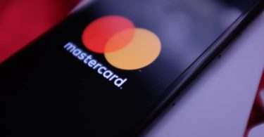 Mastercard alarga colaboração com empresas financeiras para aumentar segurança do ecossistema de Open Banking