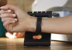 pagamento com pulseira de fitness - wearables