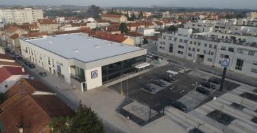 Aldi investe quatro milhões na sua terceira loja nacional com dois pisos