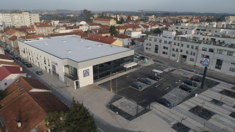 Aldi investe quatro milhões na sua terceira loja nacional com dois pisos