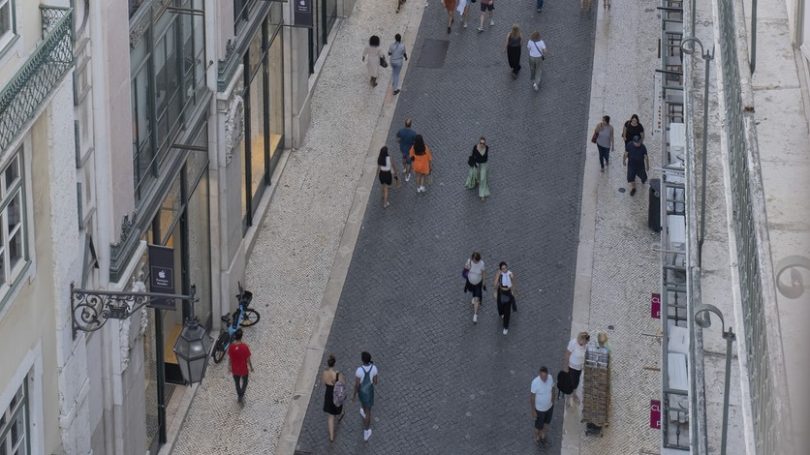 Consciente e sustentável, mas ‘barato’ é ainda fator de decisão nas compras dos portugueses 