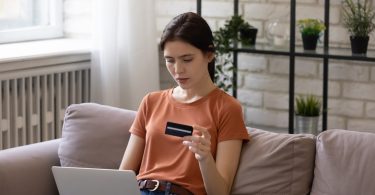 Consumidores, principalmente geração Z, estão mais omnicanais e preocupados com saúde e ambiente 