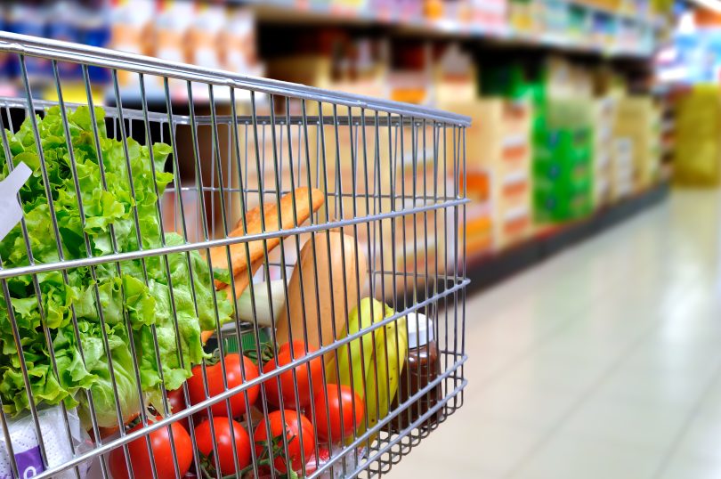 Preço dos produtos essenciais baixa 4% um mês após o fim do IVA zero
